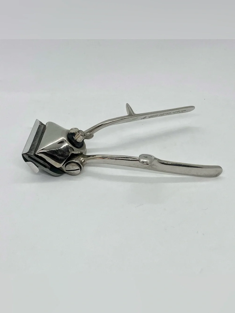 Vintage Oster Model 110 Manual Hand Hair Clippers Chrome with Original Box USA